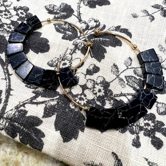 Hooped earrings. Bought at Nordstrom‘s, never wore them! 4/20 ❤️ - Picture 2 of 2